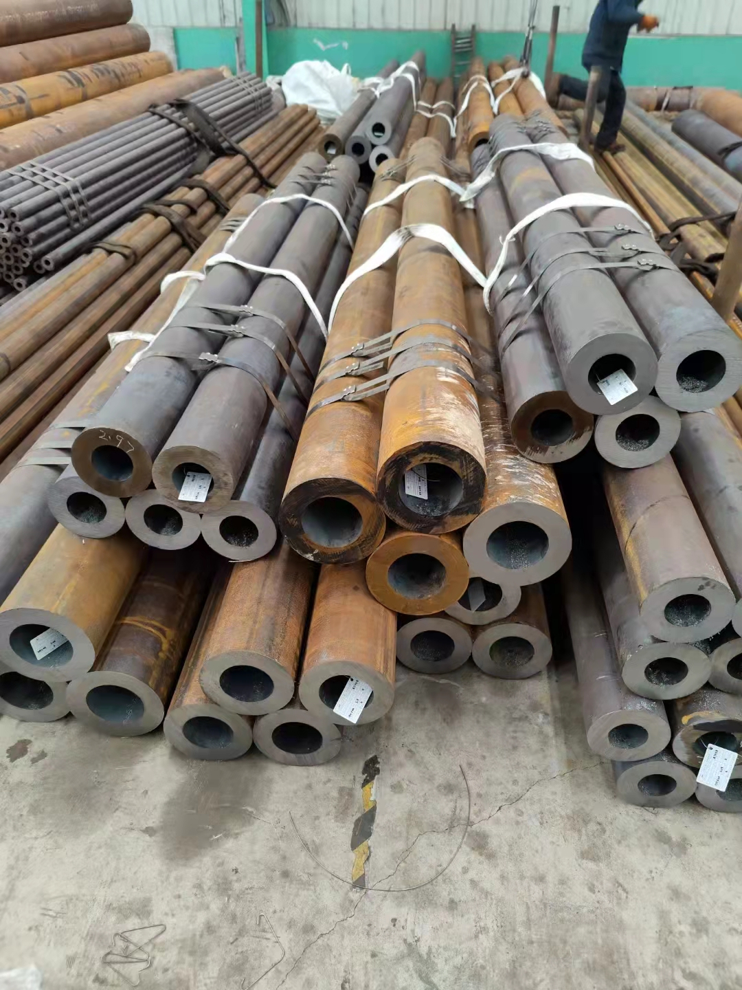 高端中厚壁无缝钢管